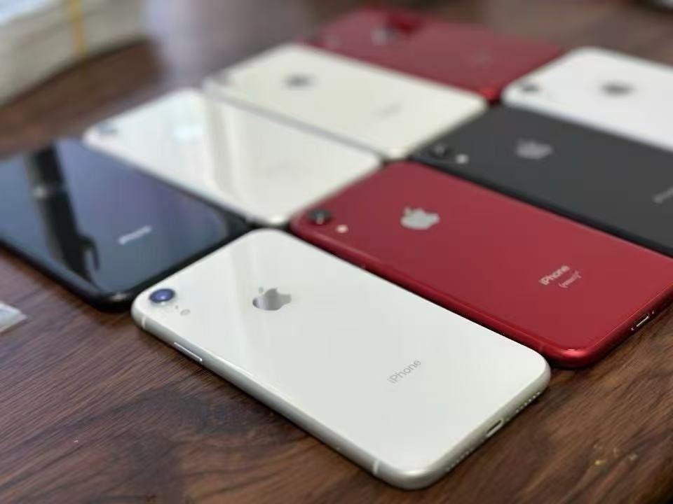 iPhone XR Pre-Owned - Image 3